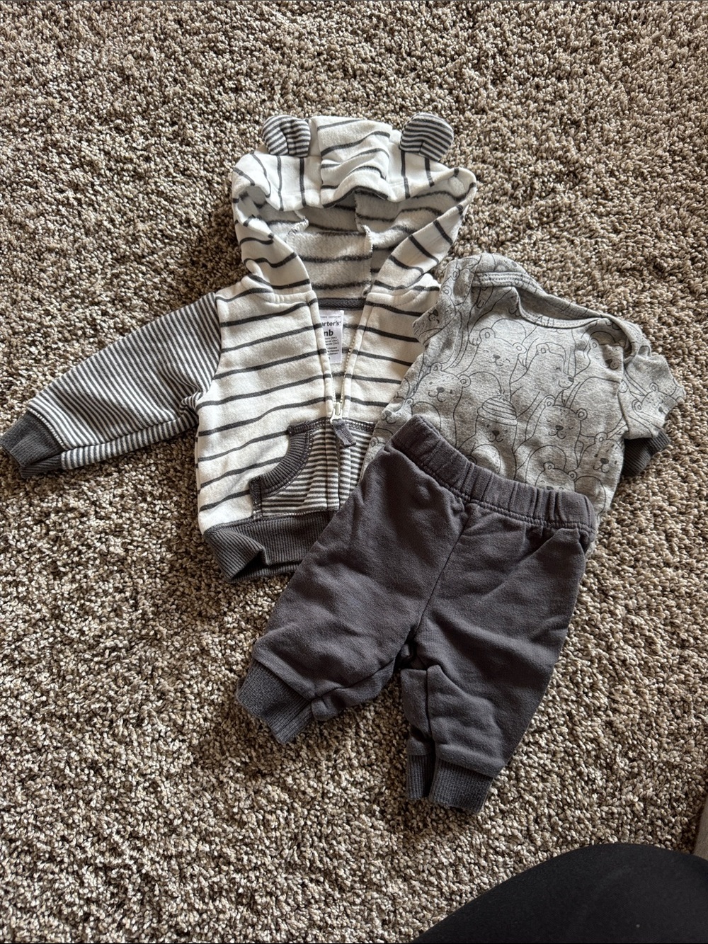Carter's newborn outfit